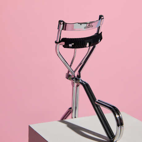 2 In 1 Lash Curler with Built-In Comb