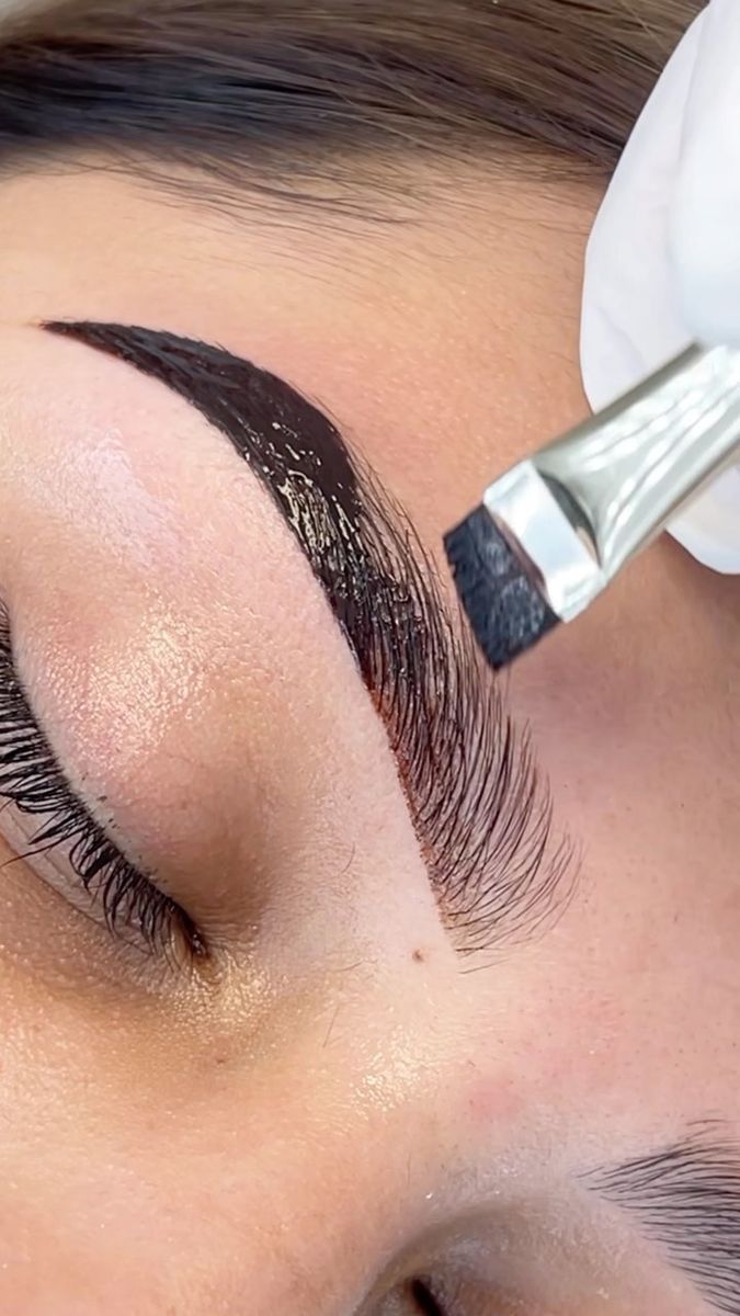 What Is Eyebrow Tinting?
